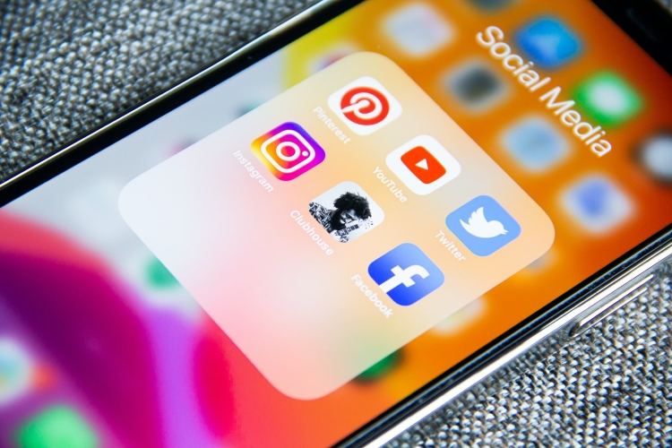 Digital Nyhet om investering för Facebook och Instagram